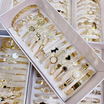 Wholesale Fashion Bracelet Random Styles 18k Gold Plated Stainless Steel Cuff Bracelets for Women Jewelry